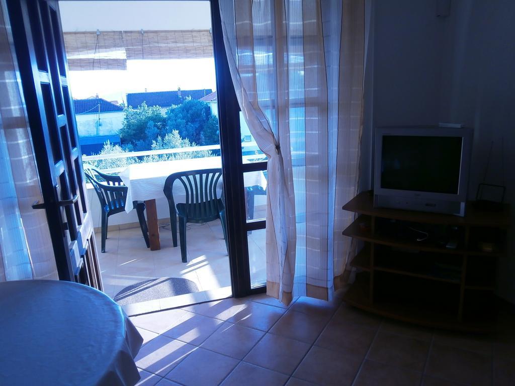 Apartment Maslina Бибине Стая снимка